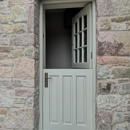 Converted Cattle Barn Overlooking Strangford Lough ニュートナーズ エクステリア 写真