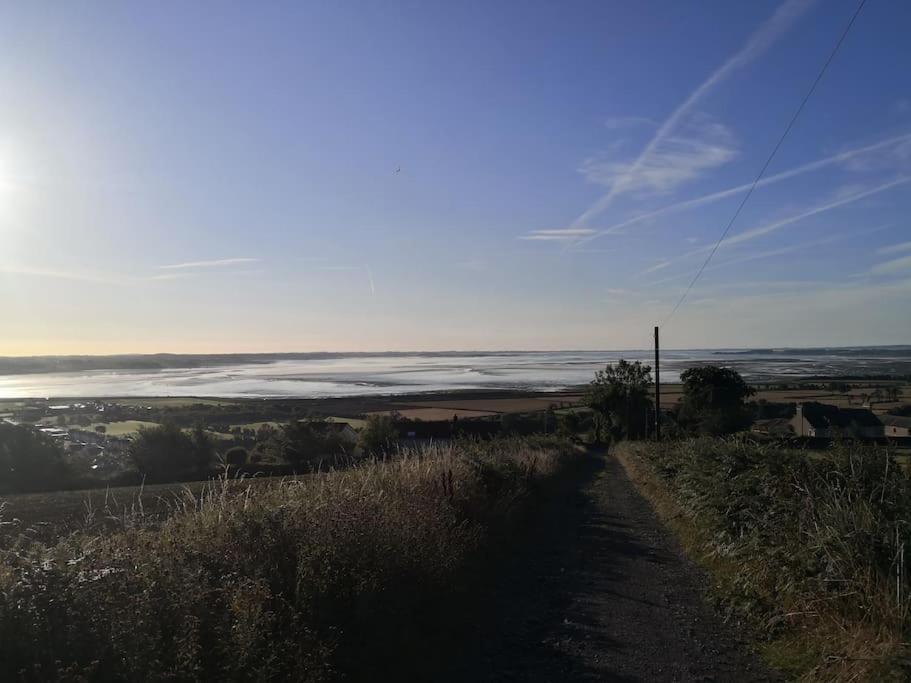 Converted Cattle Barn Overlooking Strangford Lough ニュートナーズ エクステリア 写真