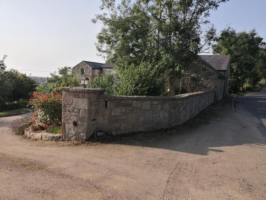 Converted Cattle Barn Overlooking Strangford Lough ニュートナーズ エクステリア 写真
