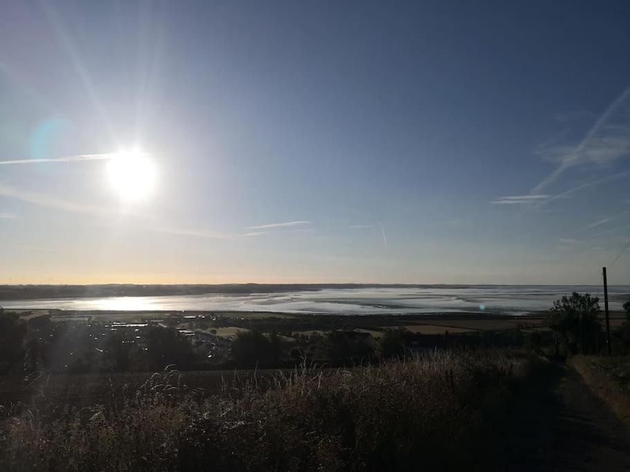 Converted Cattle Barn Overlooking Strangford Lough ニュートナーズ エクステリア 写真